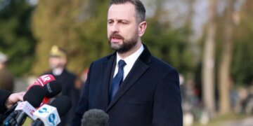 Польша устала от войны: министр обороны страны упрекнул украинцев