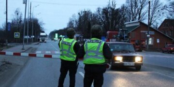 На трасі “Київ – Одеса” водій утік від ТЦК після зупинки поліцією
