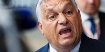 Орбан пообещал “рассердиться и дать отпор” Украине, которая не хочет с ним разговаривать