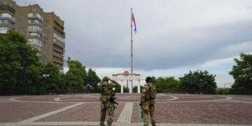 Мародерство в особо крупных масштабах: оккупанты “взялись” за имущество в Мелитополе