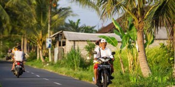 Устроили засаду на дороге:  банда россиян ограбила украинца на Бали