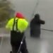 Чоловіка під час риболовлі двічі вдарила блискавка. ВІДЕО