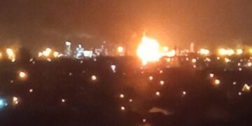 У Волгограді спалахнув нафтопереробний завод “Лукойл”