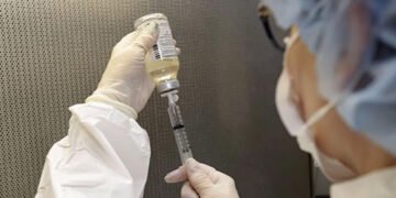Вчені заразять добровольців смертельною хворобою для нового дослідження