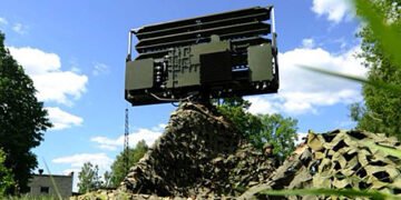 Разом з персоналом: у ГУР показали кадри знищення російської РЛС на окупованій території Запорізької області. ВІДЕО