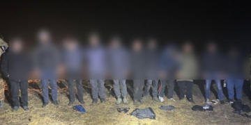 В Одеській області зупинили авто з 10 ухилянтами