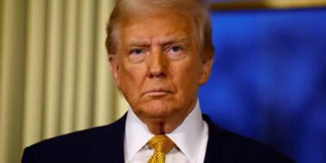 Трамп не формує свою позицію щодо України, він її ламає, – експерт