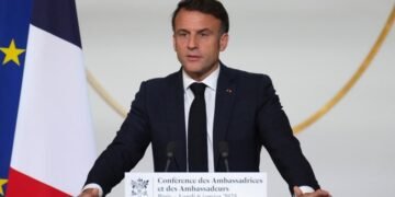 Макрон: «Быстрого и легкого решения по Украине не будет»