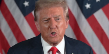Трамп показав мапи США з приєднаною Канадою