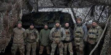 Хроника войны. РФ обстреляла Кривой Рог: 4 погибших. «Азов» взял в плен 30 российских военных