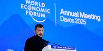 Зеленский: США и Украина работают над организацией встречи президентов двух стран