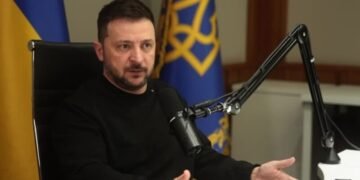 Зеленский поручил представить доклад о приостановленных программах помощи США