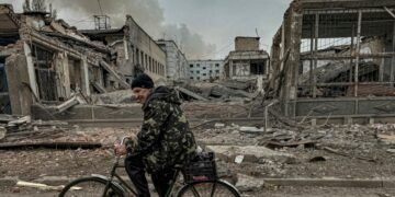 Хроника войны: бои за Курахово, Покровск, беспрецедентные потери российской армии, ВСУ отражает воздушные атаки