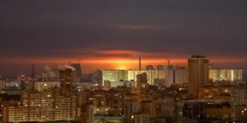 В Украине ввели экстренные отключения света из-за ракетной атаки