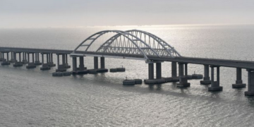 Біля Кримського мосту окупанти посилили контроль