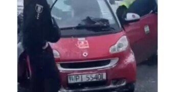 Женщина в военной форме блокировала распределительный центр для мобилизованных в Киеве: за что ее задержали. ВИДЕО