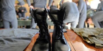 Контракт 18-24: Минобороны официально предлагает договор с молодежью