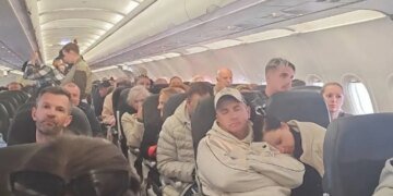 Странности с российским самолетом в Польше: пассажиры 14 часов находятся в состоянии неопределенности