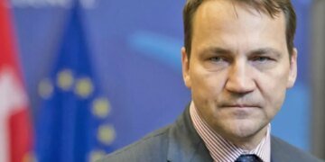 Сикорский говорит, что “кое-что” узнал про переговорную тактику США, и она “дает надежду”