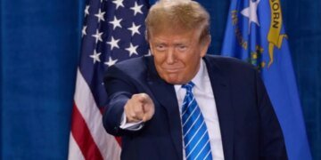 Зачем Трамп играет невменяемого: политолог предположил цели “абсурдных заявлений”