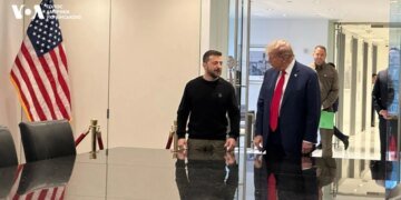 Трамп в Белом доме потерялся с помощниками: выдали два исключающих заявления. ВИДЕО