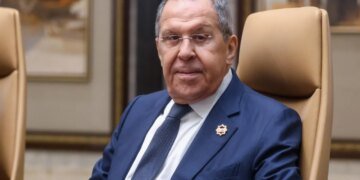 Лавров одним заявлением о территориальных претензиях к Украине обнулил рост акций РФ и рубля