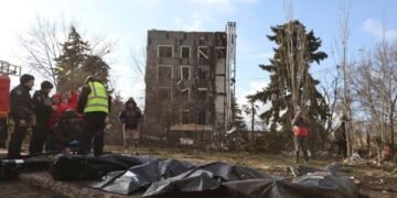 Хроника войны. Российская ракета убила 5 и ранила 50 жителей Изюма. Доклад: продвижение войск РФ замедлилось