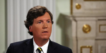 Такер Карлсон заявив, що Україна продає зброю мексиканським картелям. В ЦПД відповіли 