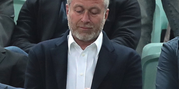 Bugatti та Lamborghini Абрамовича заарештували у Німеччині