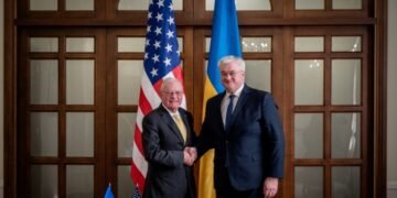 Келлог и Сибига обсудили пути достижения справедливого и прочного мира
