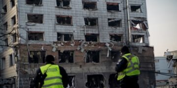 В Киеве – пожары после ракетного обстрела, есть жертвы