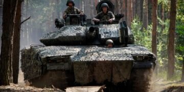 Проверка кровью. Как изменились ВС РФ и ВСУ за три года противостояния?