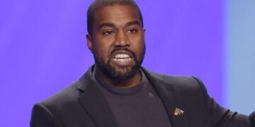 Оголення дружини Каньє Веста на “Греммі” обійшлося йому в 20 мільйонів доларів