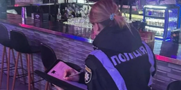 Поліція проводить перевірку нічного клубу в Києві, де розважалися під російську музику