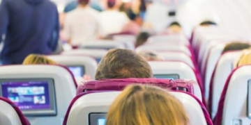 Радар зафіксував пасажирський літак із Німеччини у небі над Кримом: що відбувається