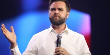 Вэнс пожалел Путина и заявил, что русские “испытывают трудности”. ВИДЕО
