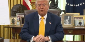 С Путиным легче вести дела, хоть он и бомбит Украину — Трамп. ВИДЕО