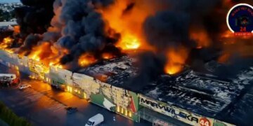 Российский шпион выдавал  себя за беженца и поджег ТЦ в Польше