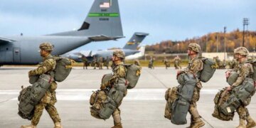 Китай завладел информацией о самом секретном американском вооружении: как это случилось