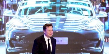 Уничтожил репутацию: от Маска требуют покинуть компанию Tesla. ВИДЕО