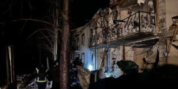 Россияне атаковали Киевскую область: повреждены дома, есть раненый