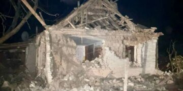 Россияне ударили по поселку под Запорожьем: разрушены жилые дома