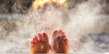 Горячий душ или ванна могут сжечь столько же калорий, как тренировка – исследование
