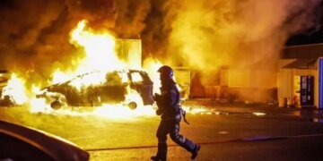 Кривой Рог ощущает последствия “перемирия”: в городе пожары от массированной атаки БпЛА. ВИДЕО