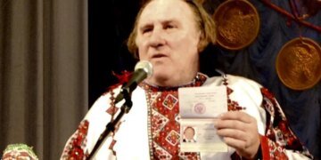 Гражданин РФ Жерар Депардье на суде унизил россиян