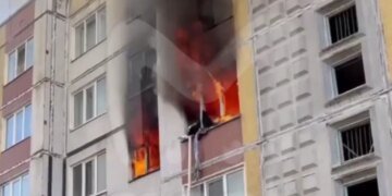 Взрыв в пятиэтажке в Ленобласти РФ: женщина прыгнула с третьего этажа. ВИДЕО