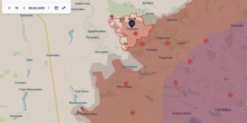 Оккупанты продвигаются в центре одного из городов и штурмуют его с флангов