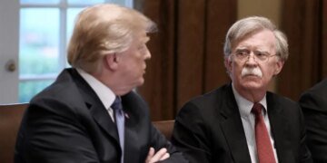 США не будут отстаивать вопрос суверенитета Украины, – Болтон