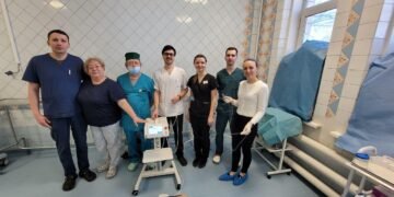 Волонтерка нагадала про збір на придбання важливого обладнання для хірургів: “Цей чудовий апарат врятує життя не одному бійцю”