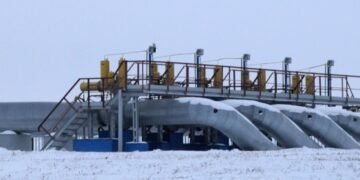 Хроника войны: бои в Курской области, обмен ударами беспилотников, пожар на российском НПЗ